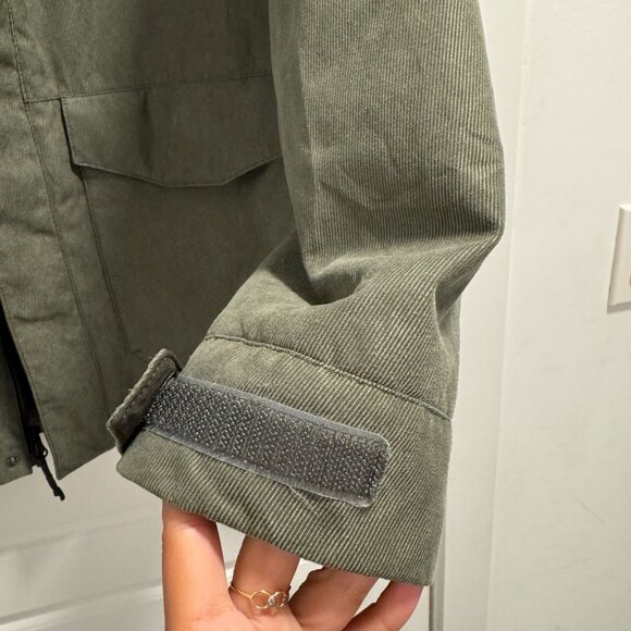 The North Face Men’s Jacket — Military Green | Size M (Excellent Condition) - Picture 6 of 9